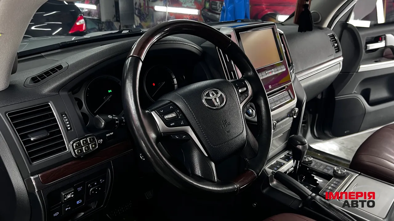 Toyota Land Cruiser - фото 16