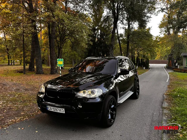 BMW X5 - фото 1