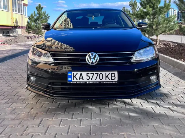 Volkswagen Jetta - фото 1