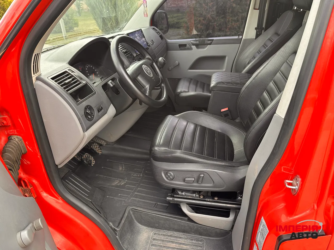 Volkswagen Transporter - фото 8