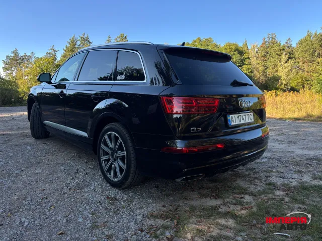 Audi Q7 - фото 4