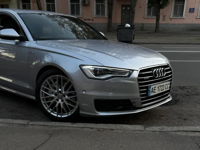 Audi A6 - фото 1