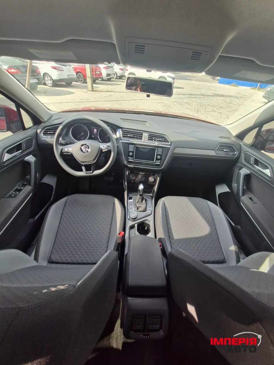 Volkswagen Tiguan - фото 5