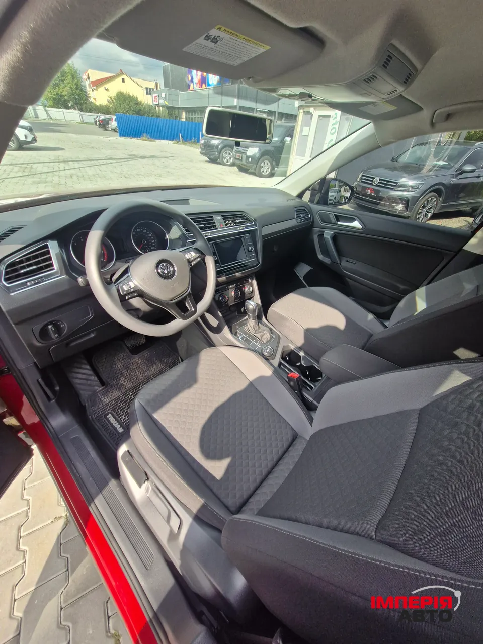 Volkswagen Tiguan - фото 7