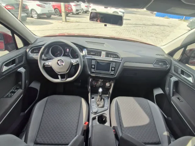 Volkswagen Tiguan - фото 5