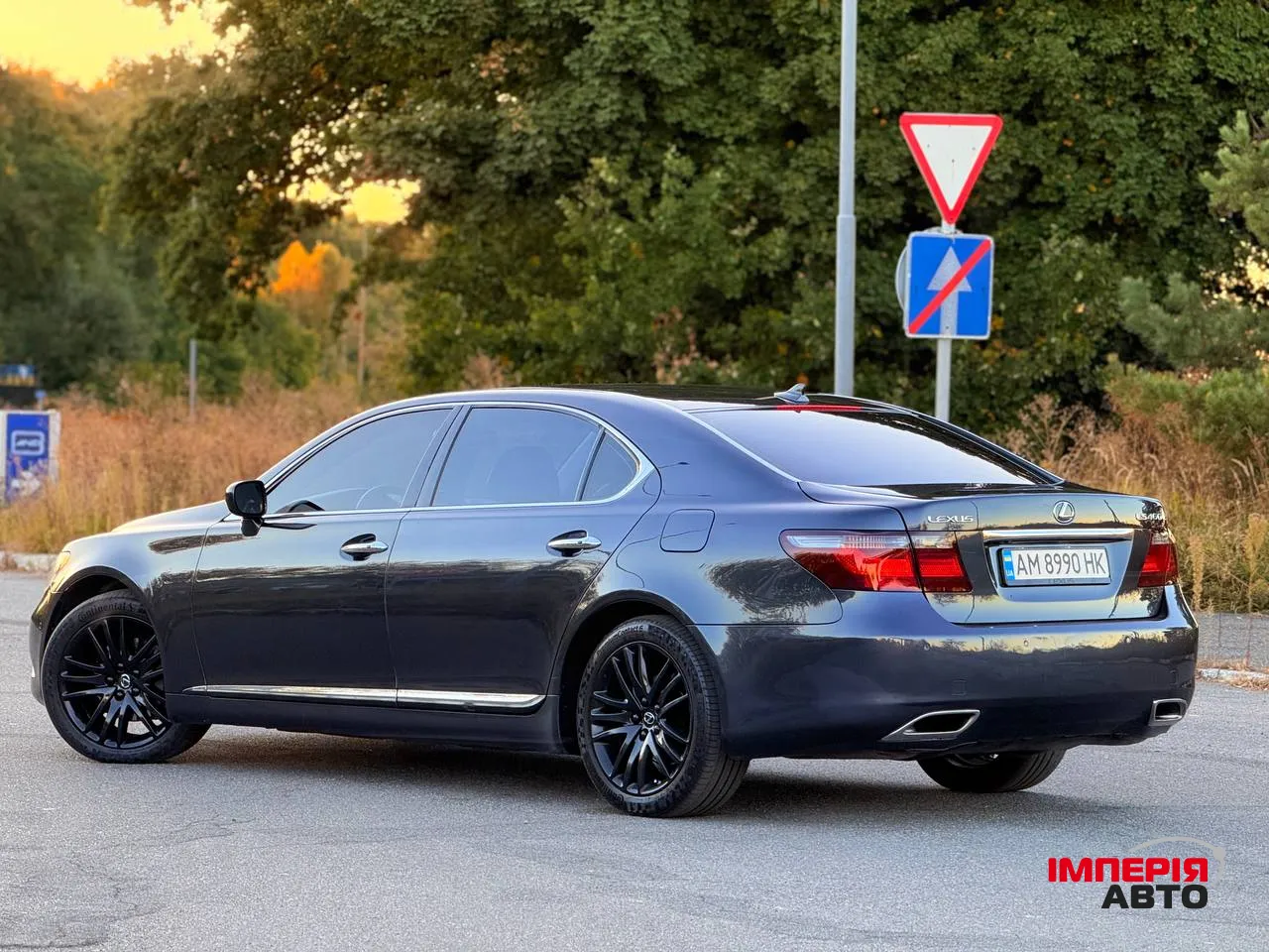 Lexus LS - фото 5