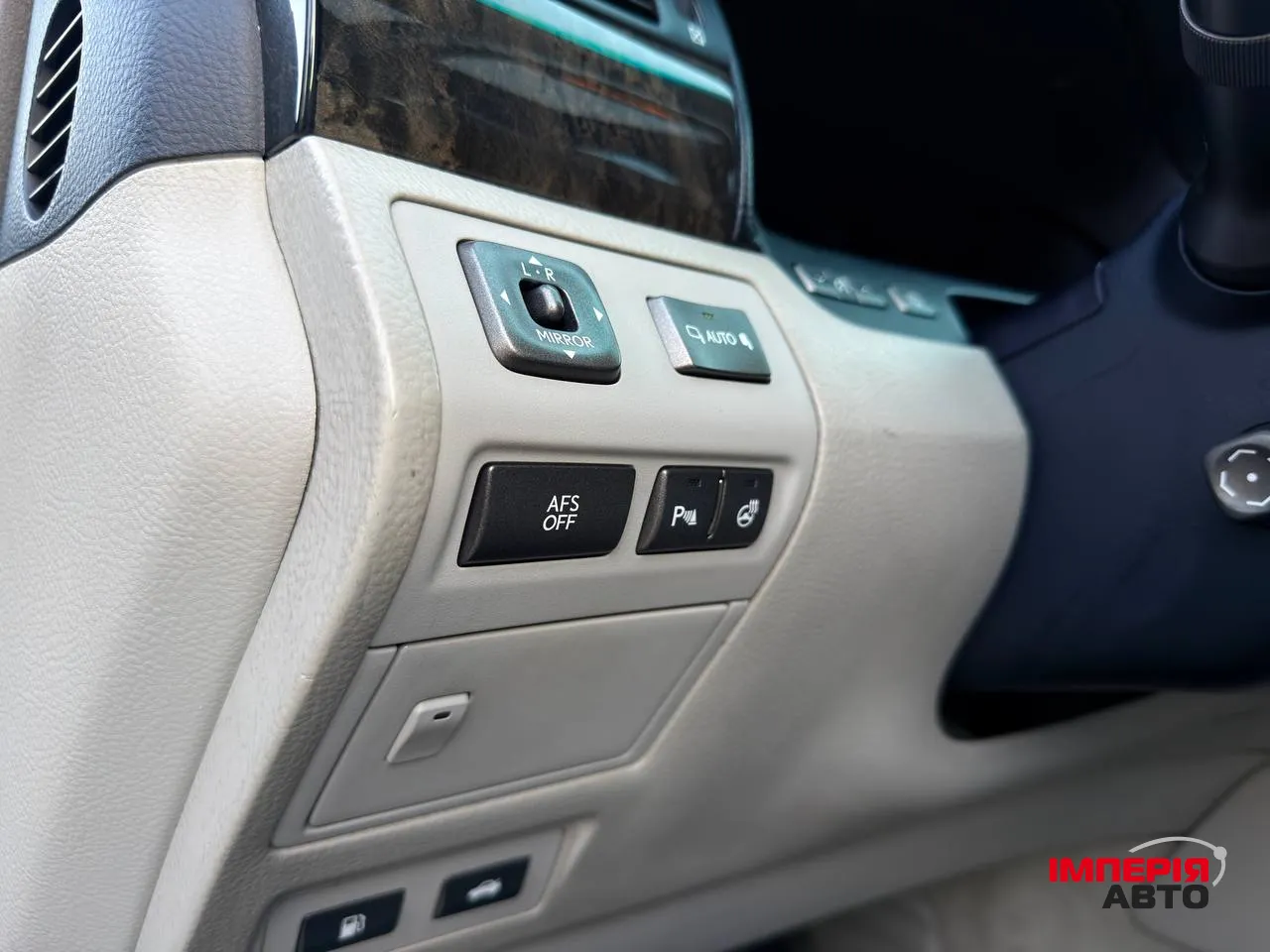 Lexus LS - фото 16