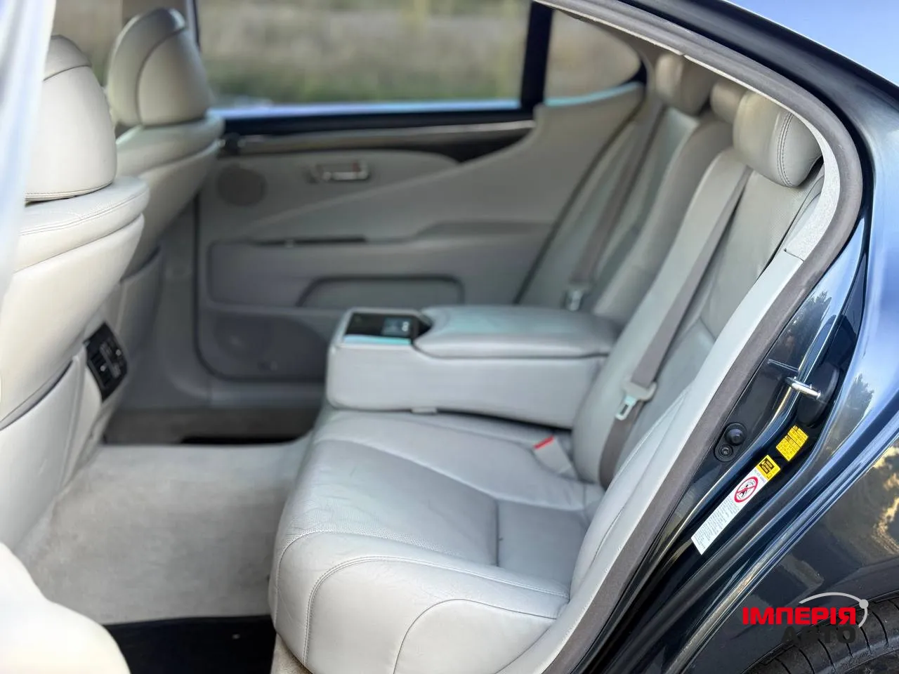 Lexus LS - фото 13