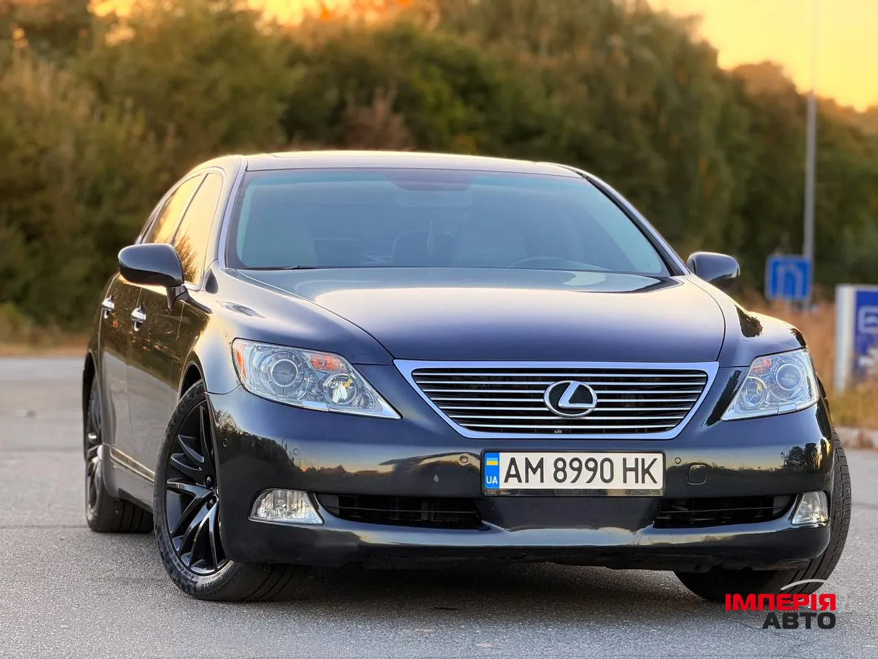 Lexus LS - фото 1