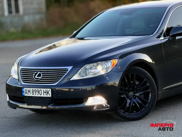 Lexus LS - фото 3