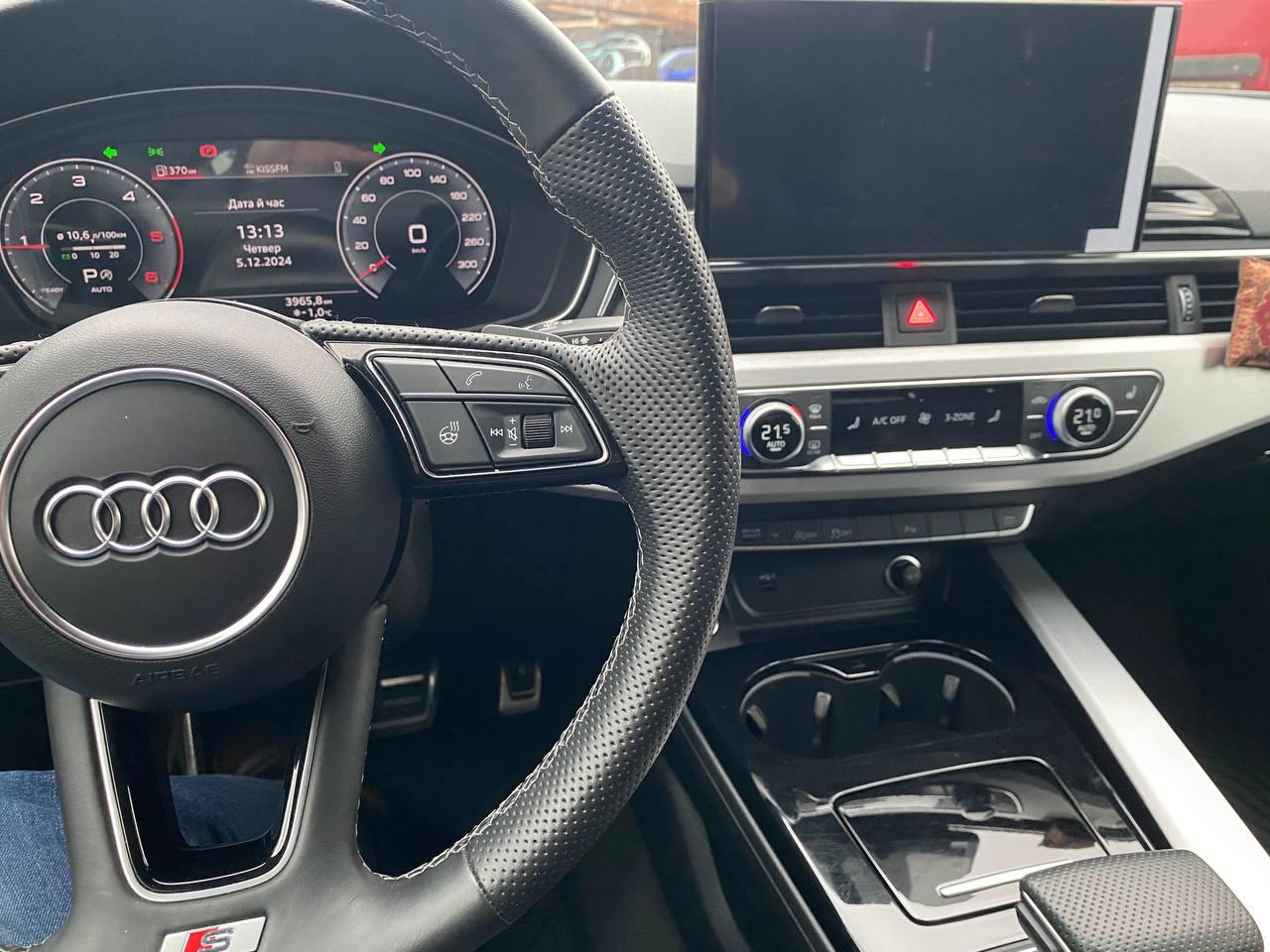 Audi A4 - фото 12