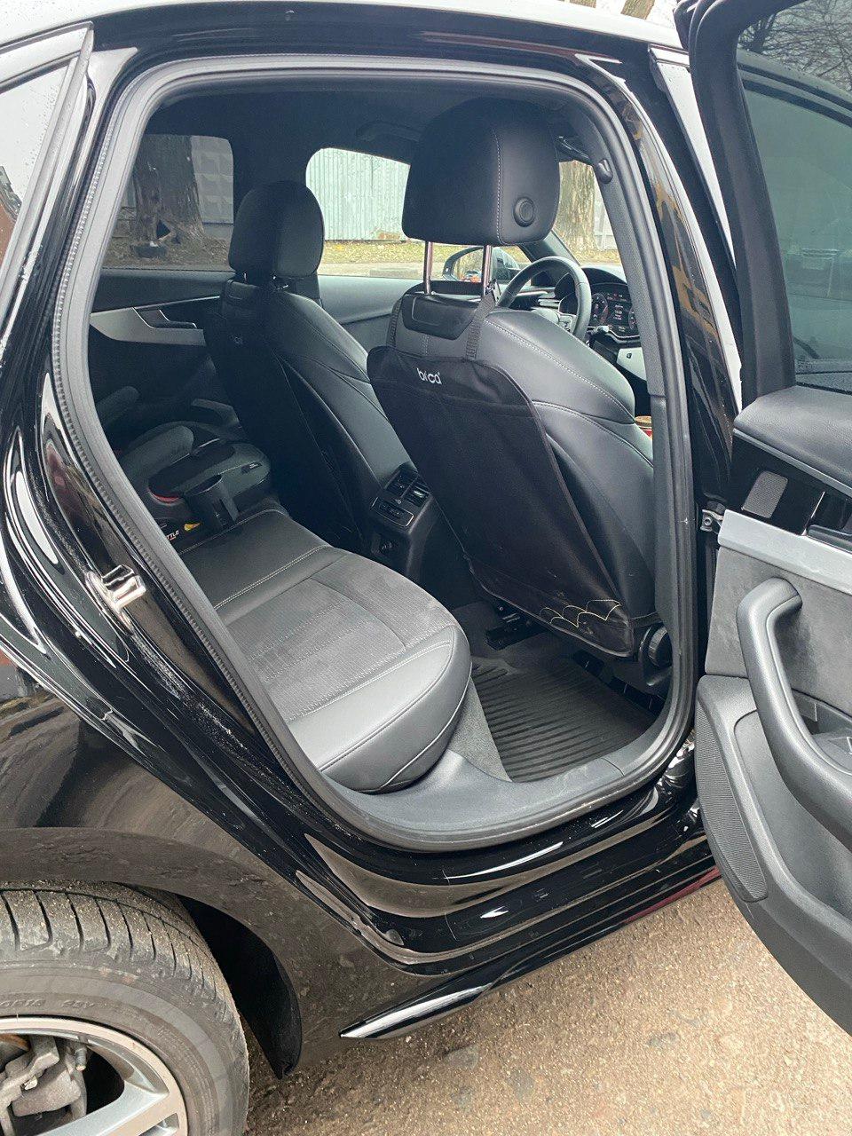 Audi A4 - фото 10