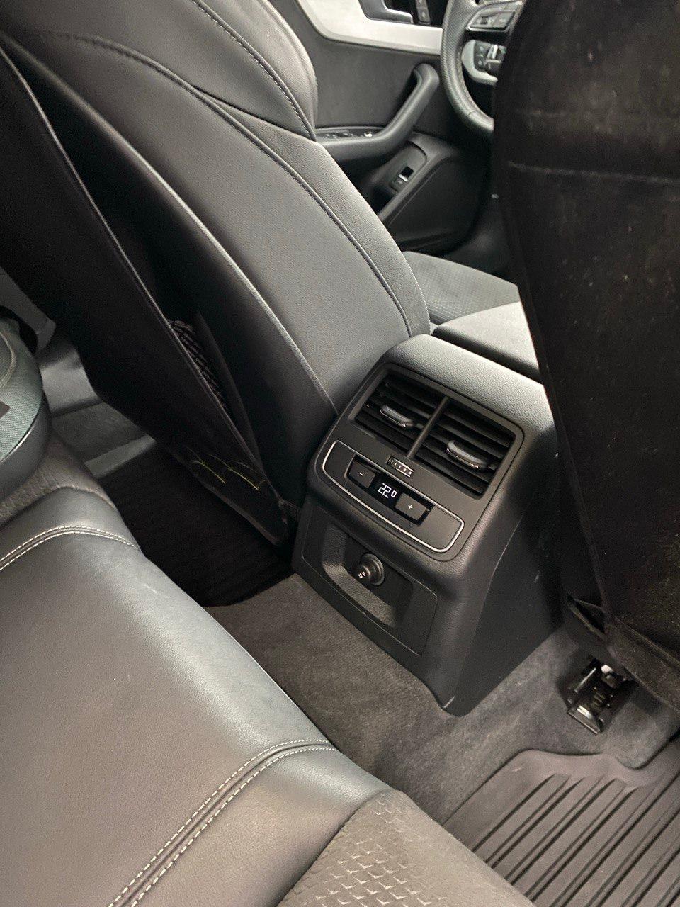 Audi A4 - фото 8