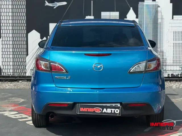 Mazda 3 - фото 5