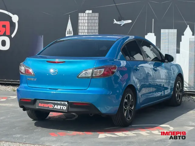 Mazda 3 - фото 4