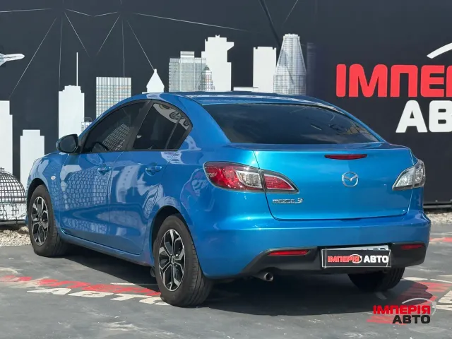 Mazda 3 - фото 2