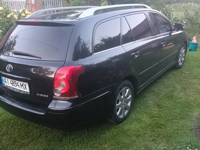 Toyota Avensis - фото 4