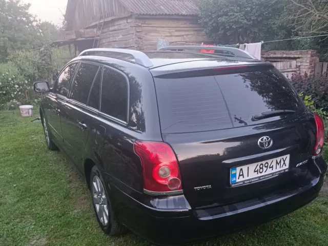 Toyota Avensis - фото 2