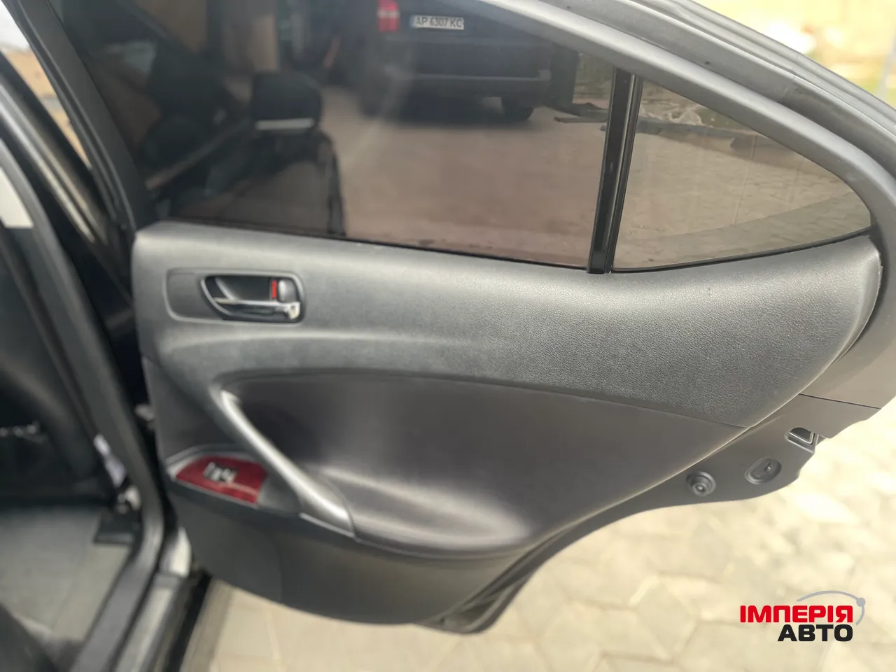 Lexus IS - фото 12