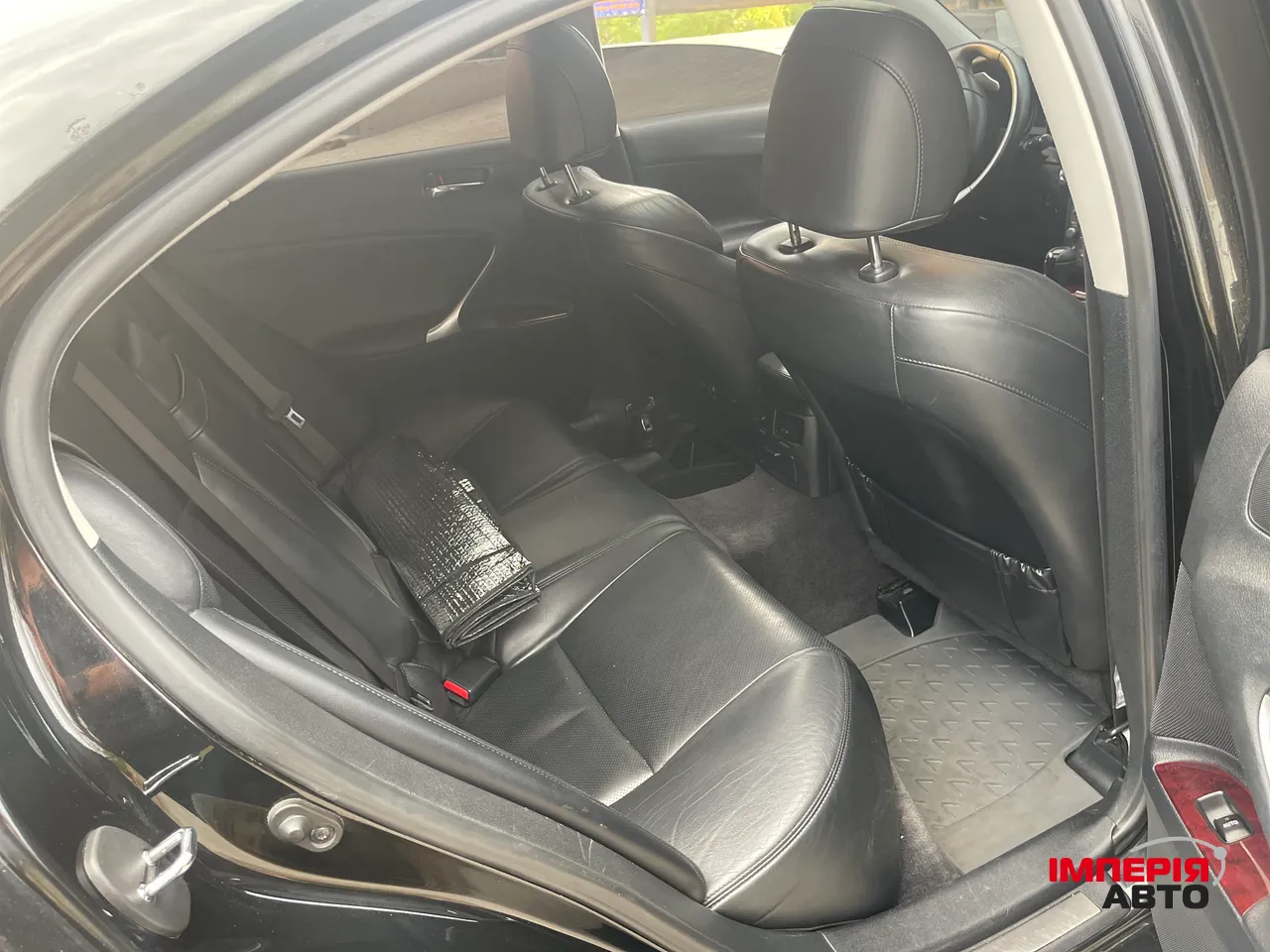 Lexus IS - фото 11