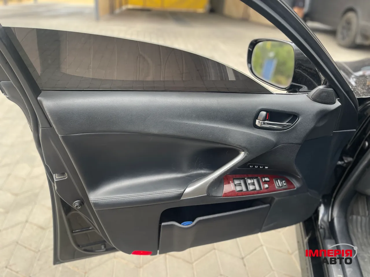 Lexus IS - фото 15