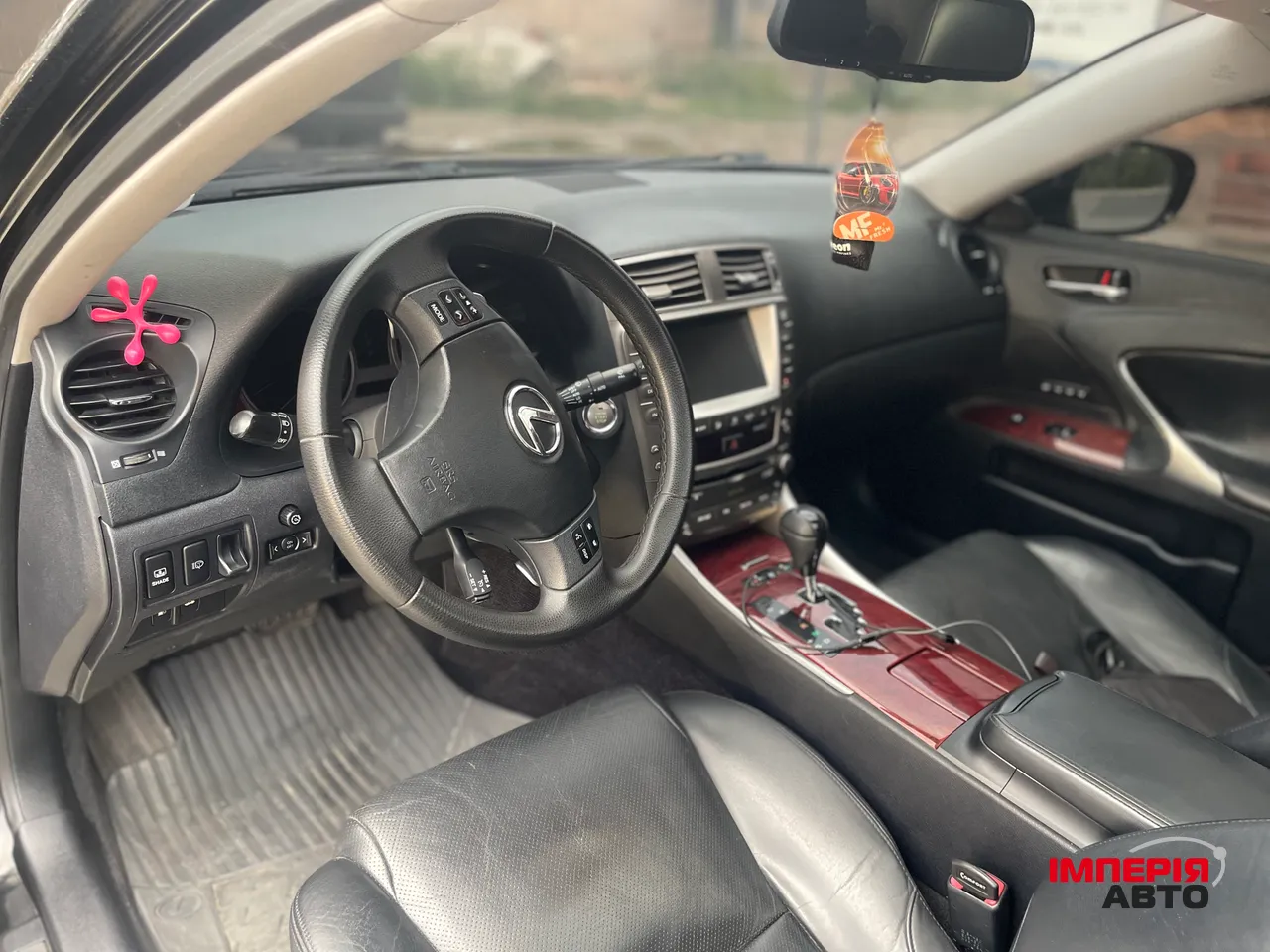 Lexus IS - фото 13