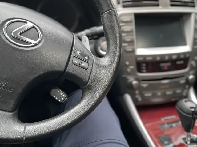 Lexus IS - фото 3