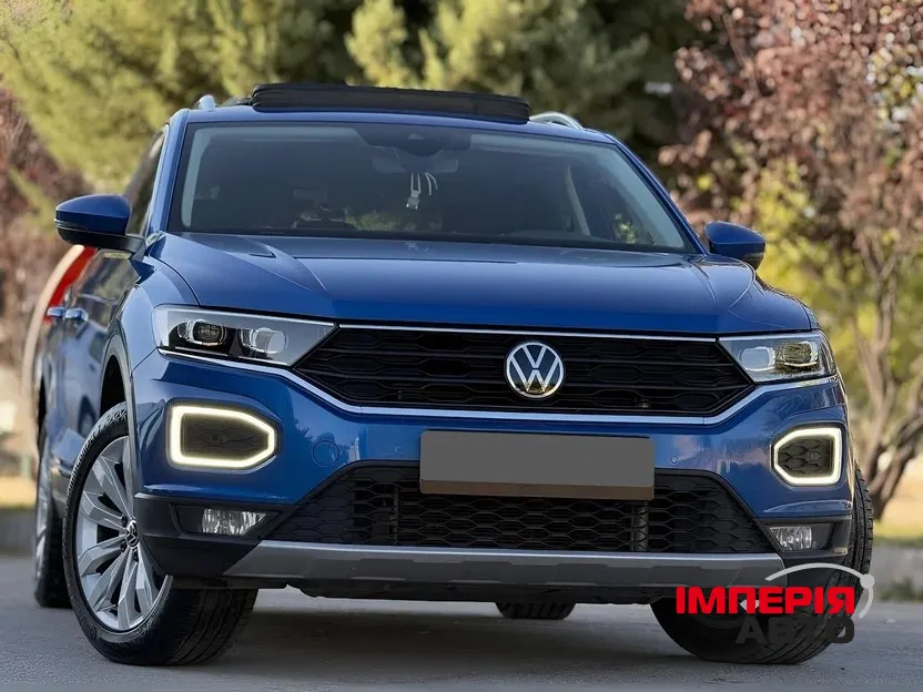 Volkswagen T-Roc - фото 1