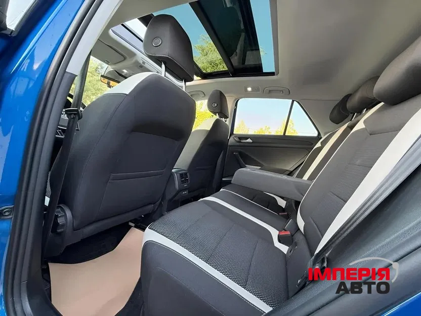 Volkswagen T-Roc - фото 8