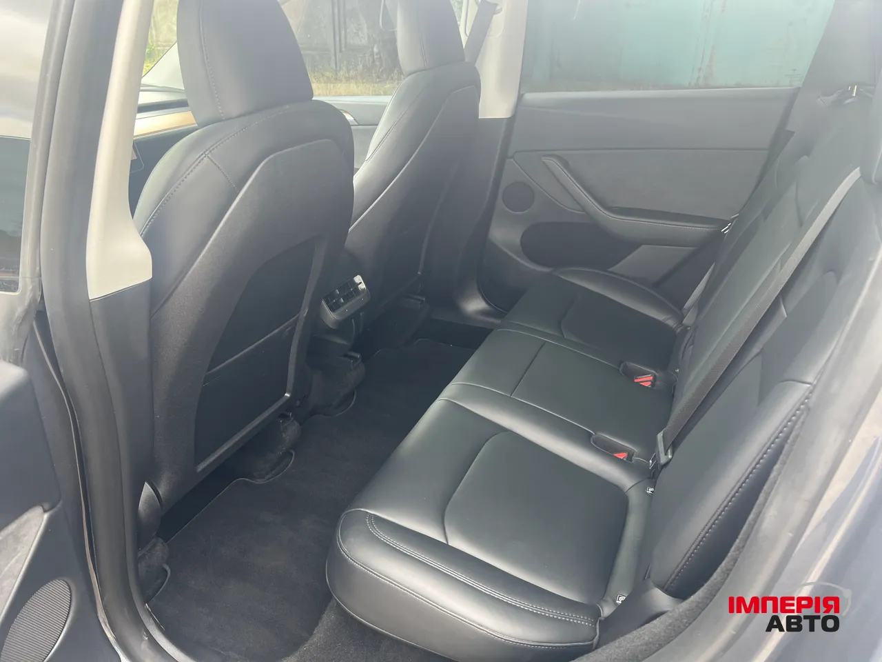 Tesla Model Y - фото 9