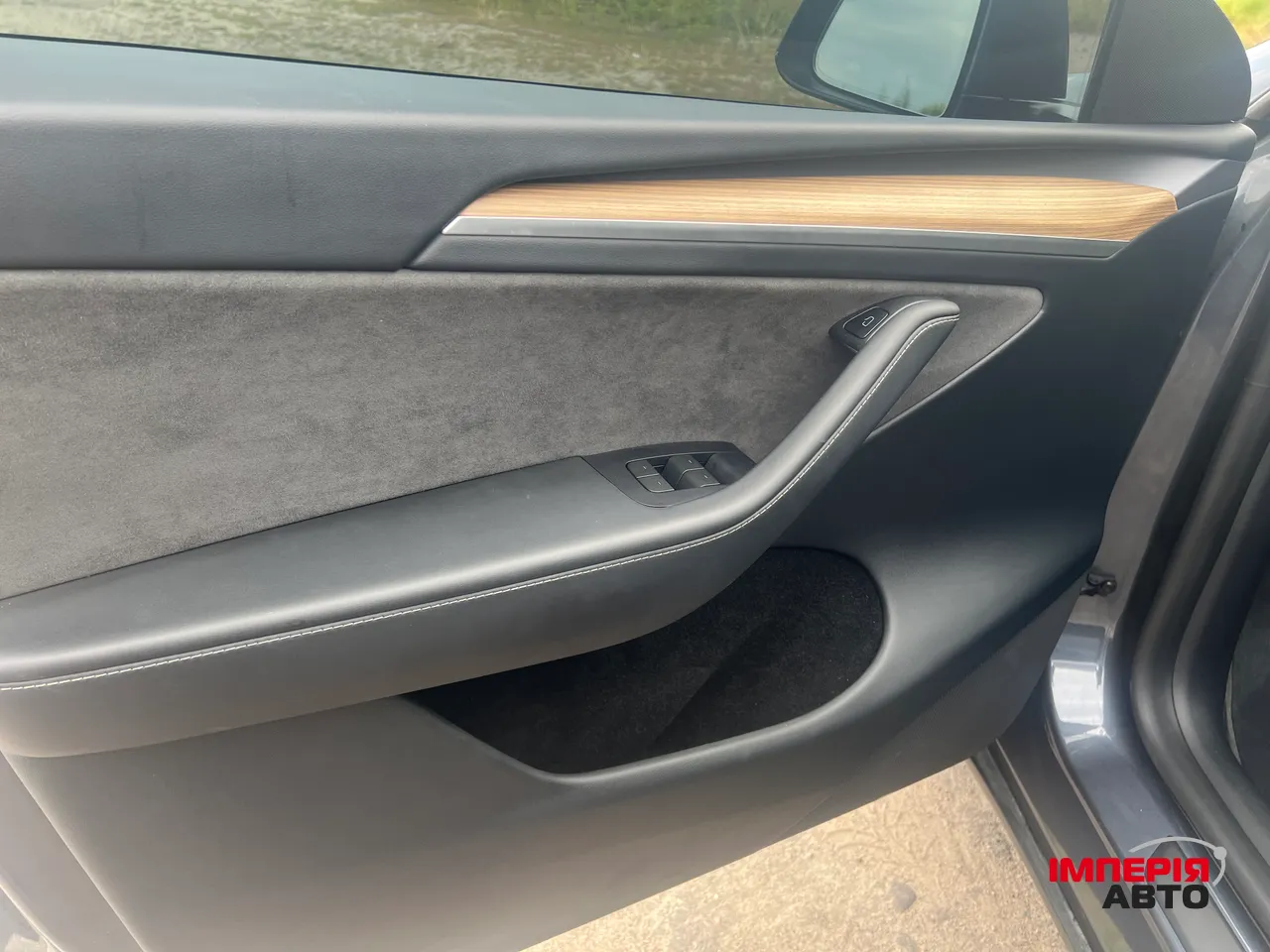 Tesla Model Y - фото 12