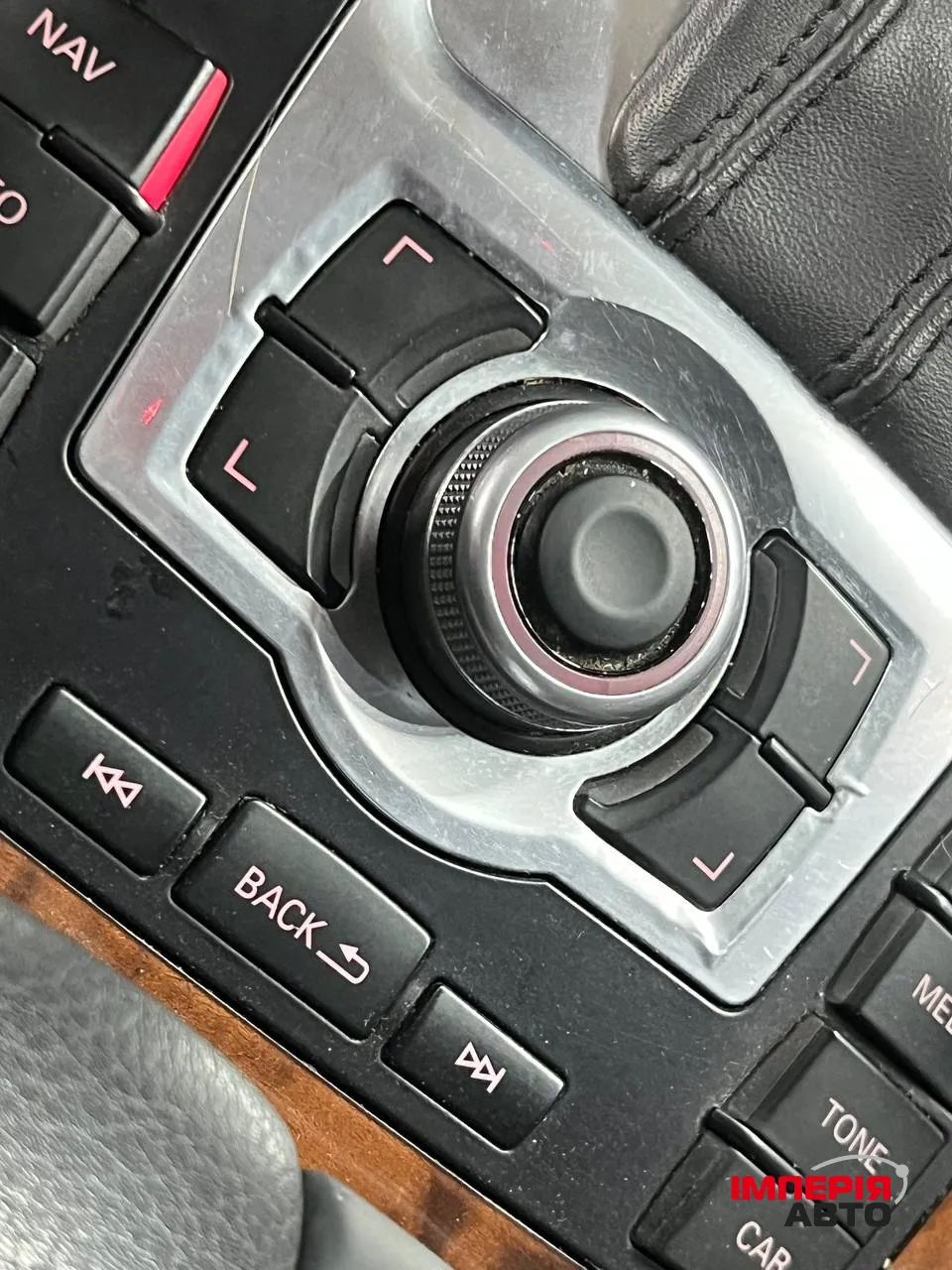 Audi Q7 - фото 19