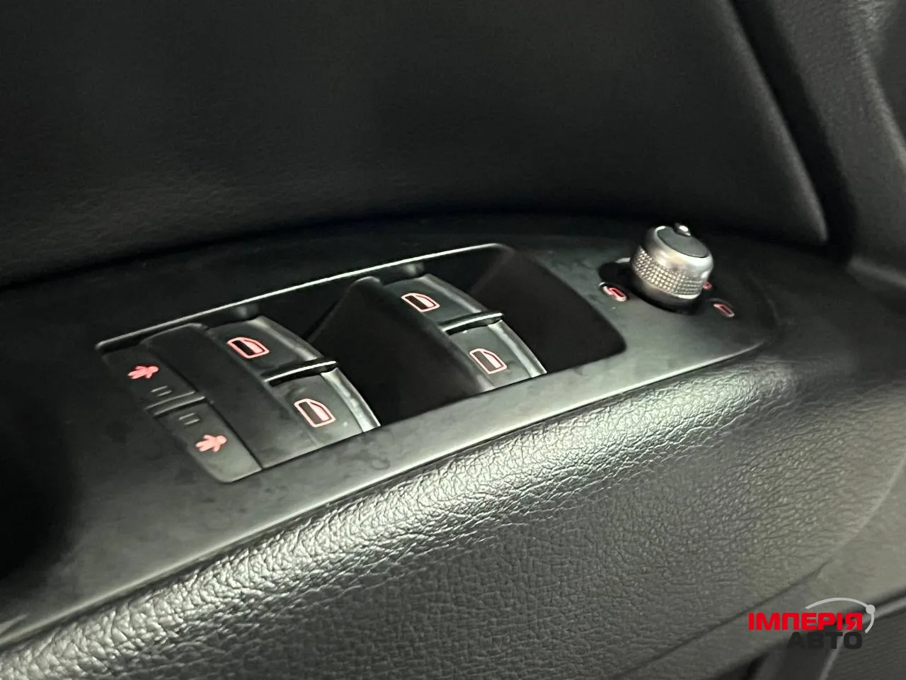 Audi Q7 - фото 9