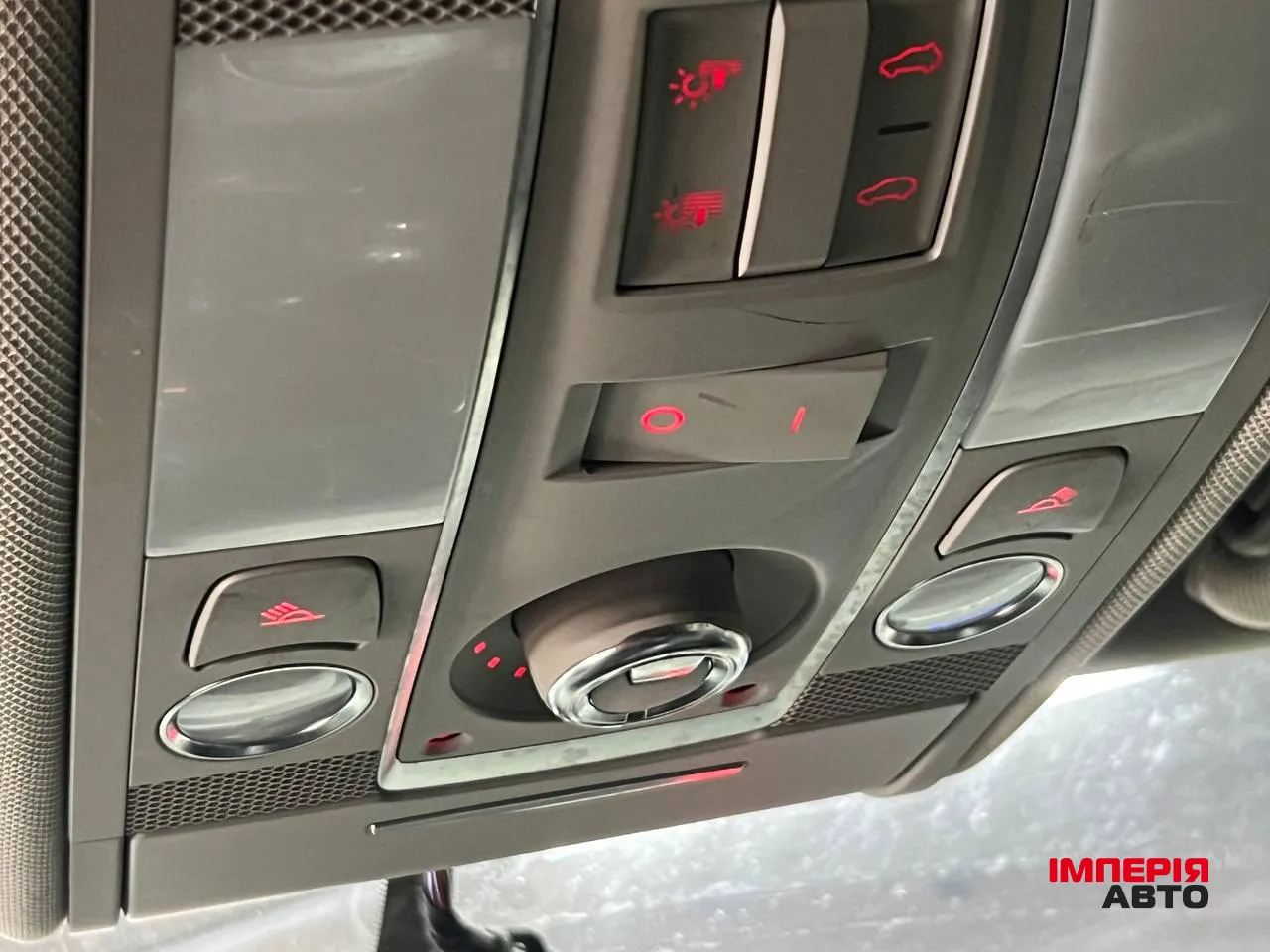 Audi Q7 - фото 30