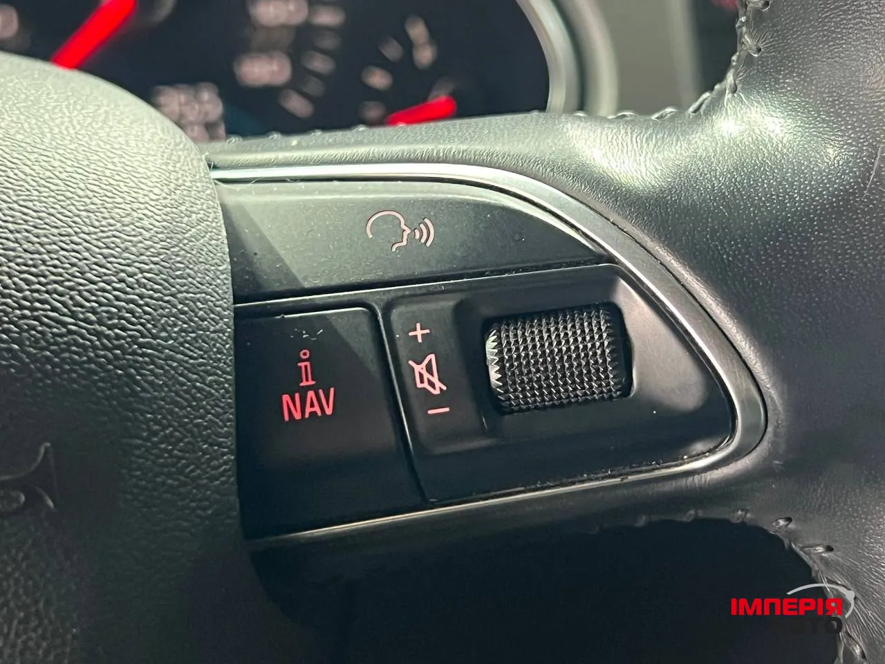 Audi Q7 - фото 29