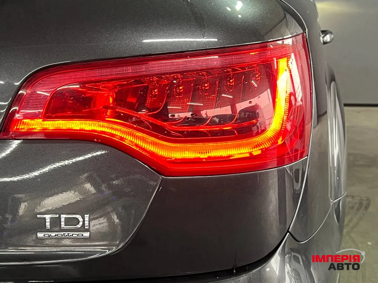 Audi Q7 - фото 10