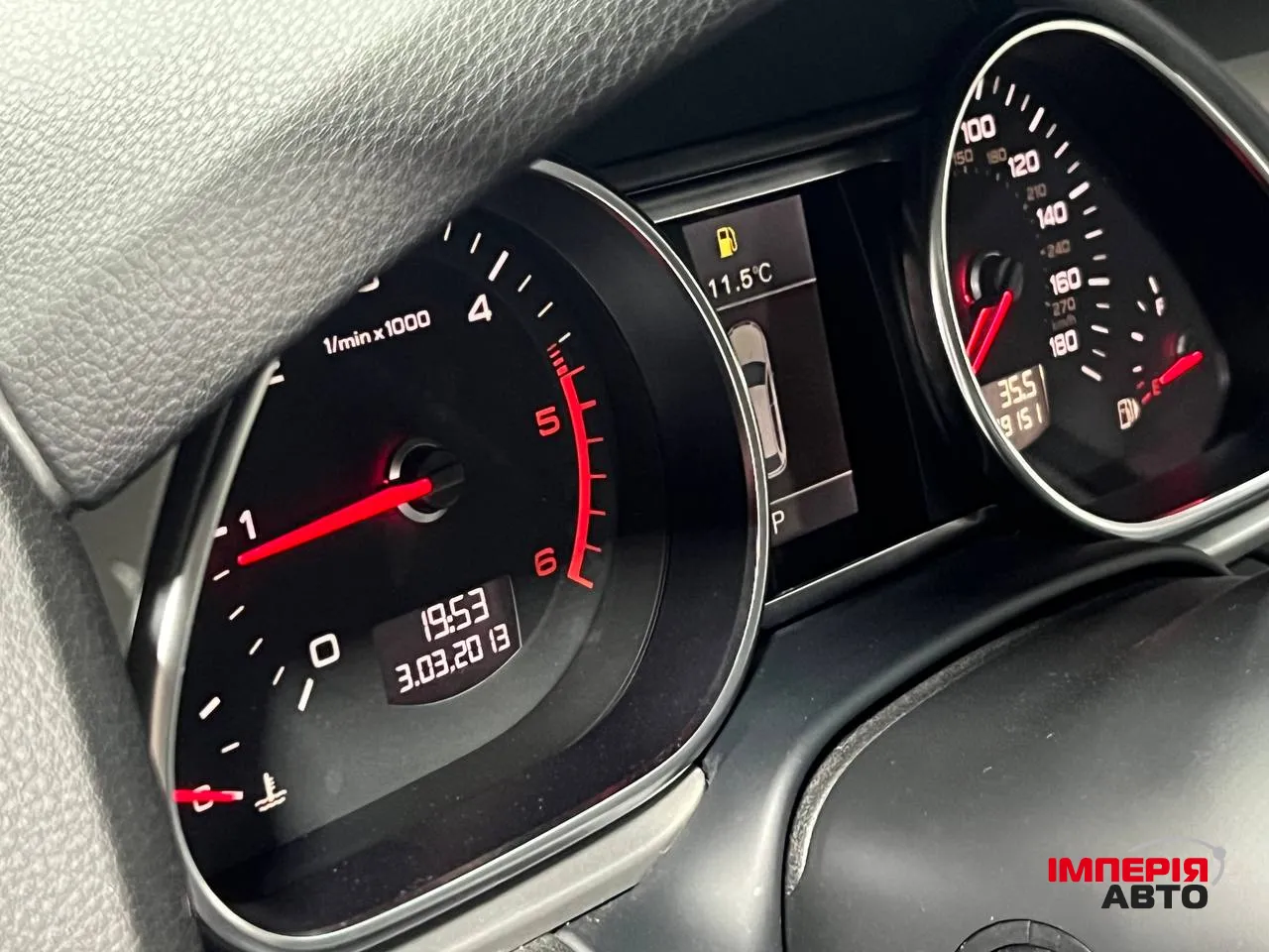 Audi Q7 - фото 11