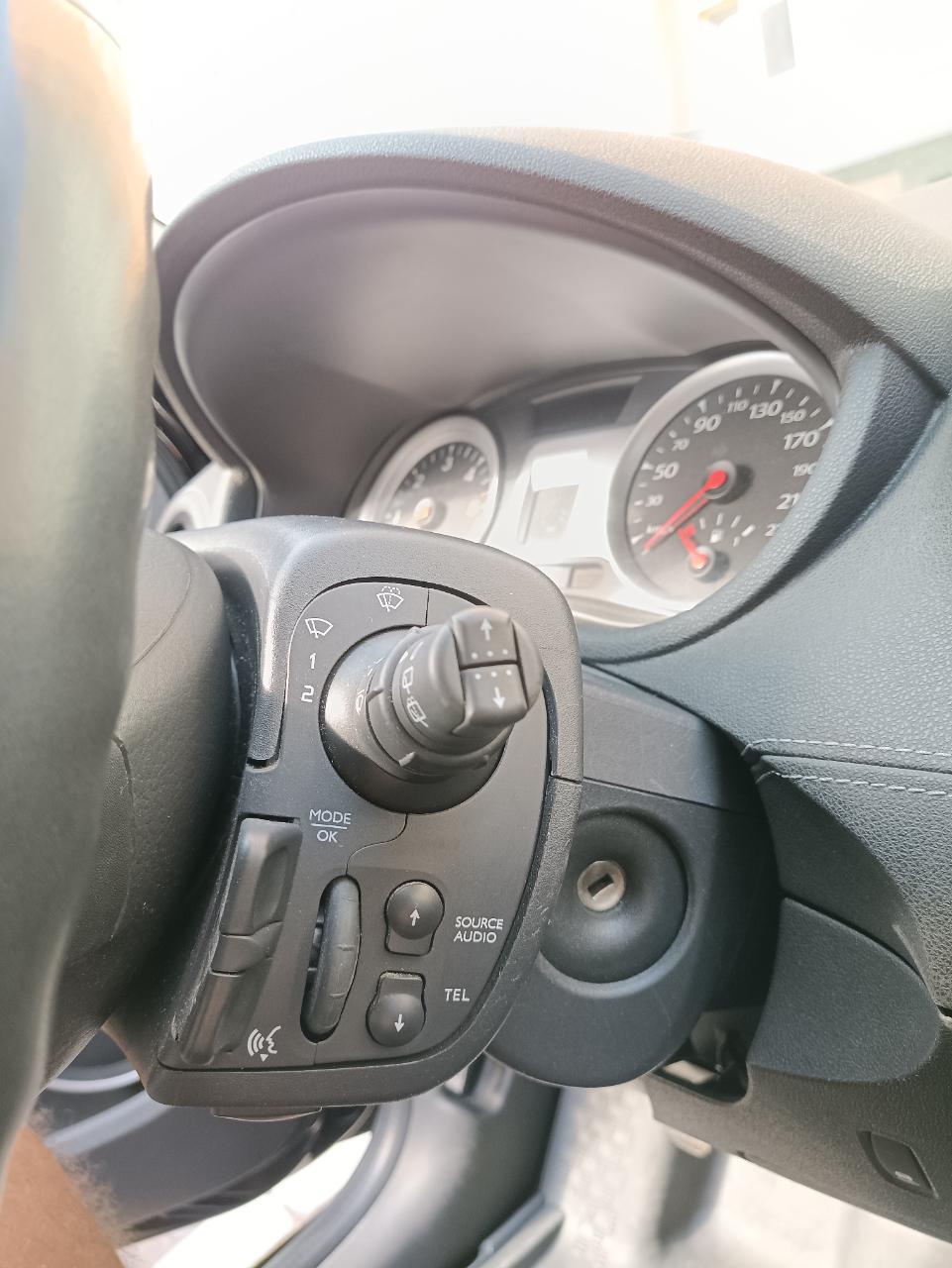 Renault Clio - фото 6