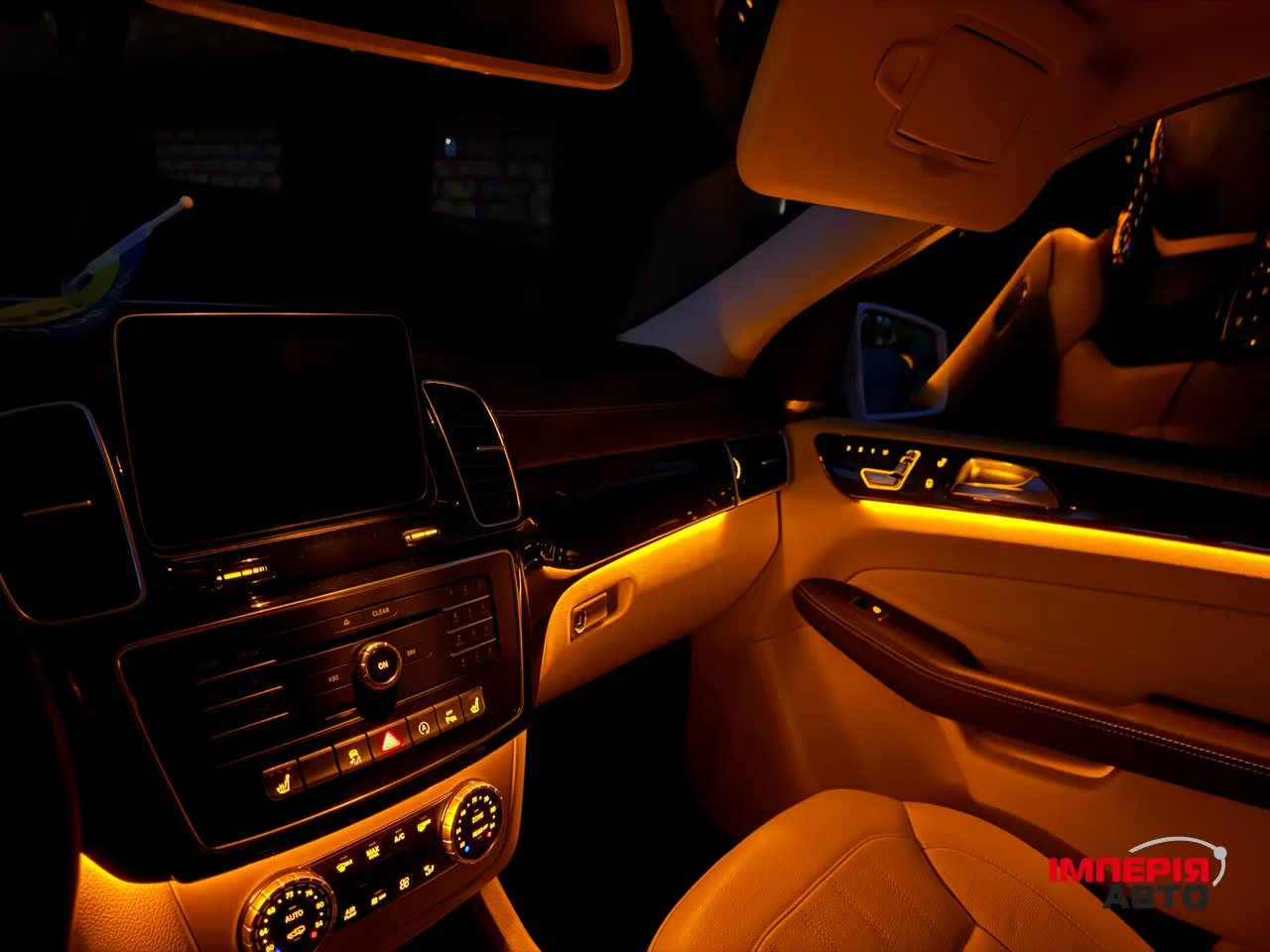 Mercedes-Benz GLS - фото 26