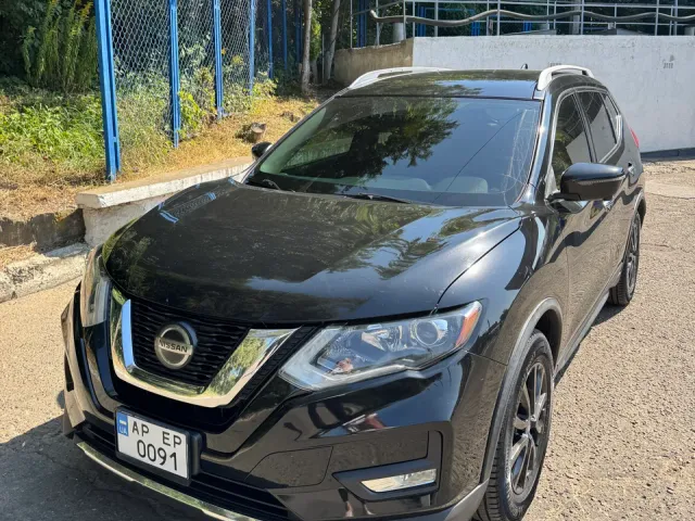 Nissan Rogue - фото 1
