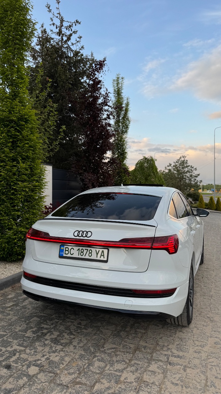 Audi e-tron Sportback - фото 1