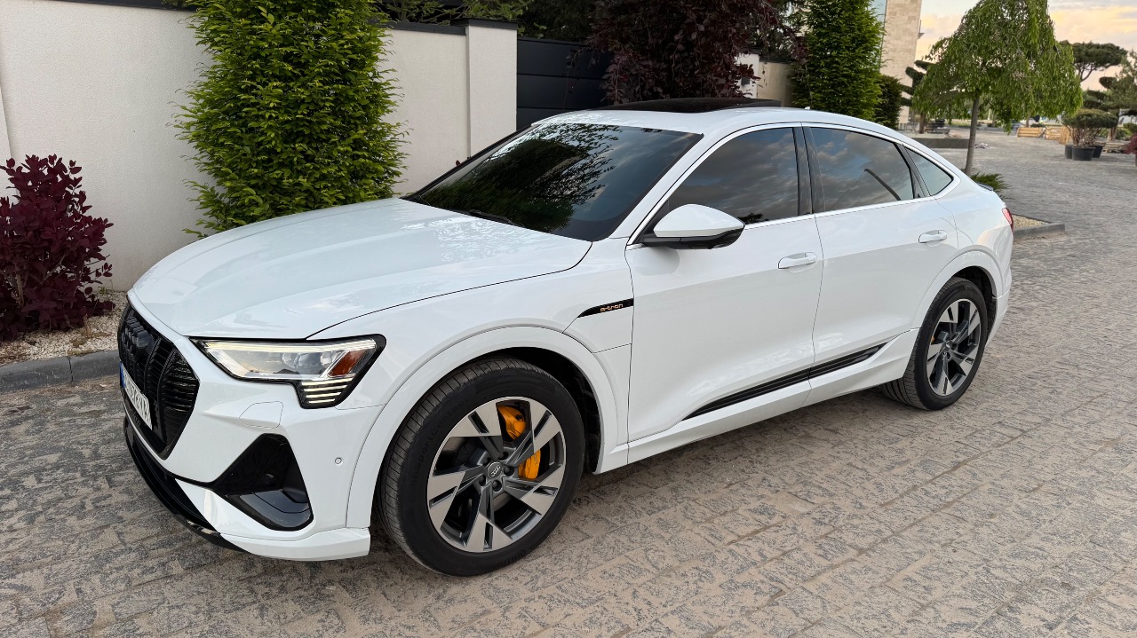 Audi e-tron Sportback - фото 2