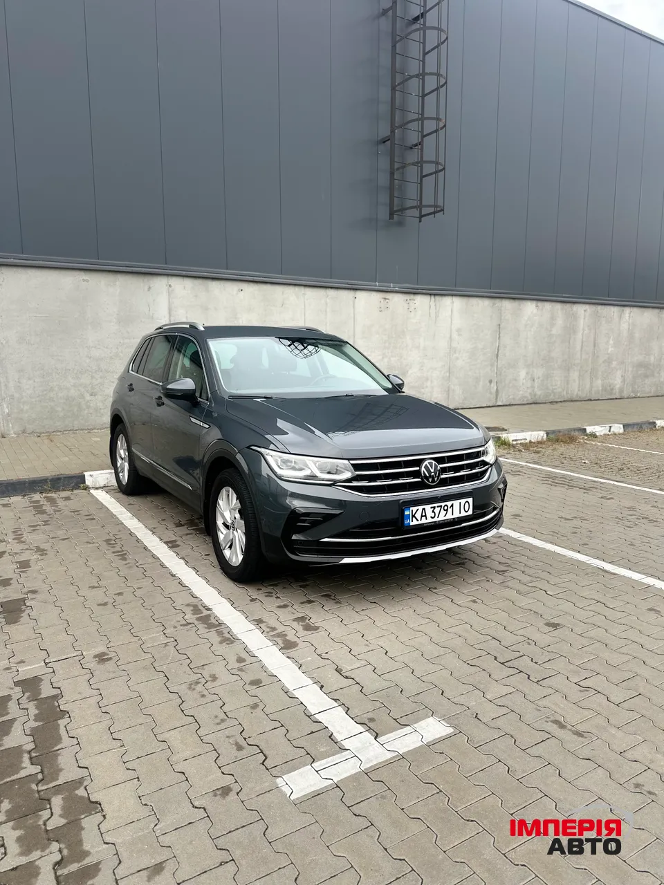 Volkswagen Tiguan - фото 1