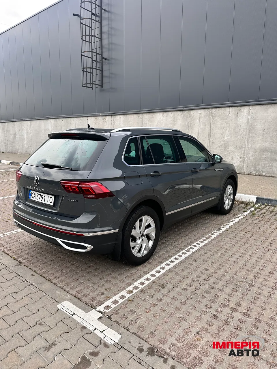 Volkswagen Tiguan - фото 8
