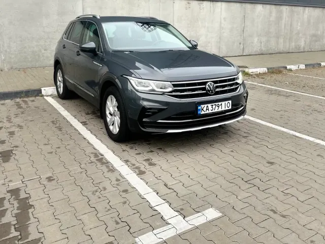 Volkswagen Tiguan - фото 1