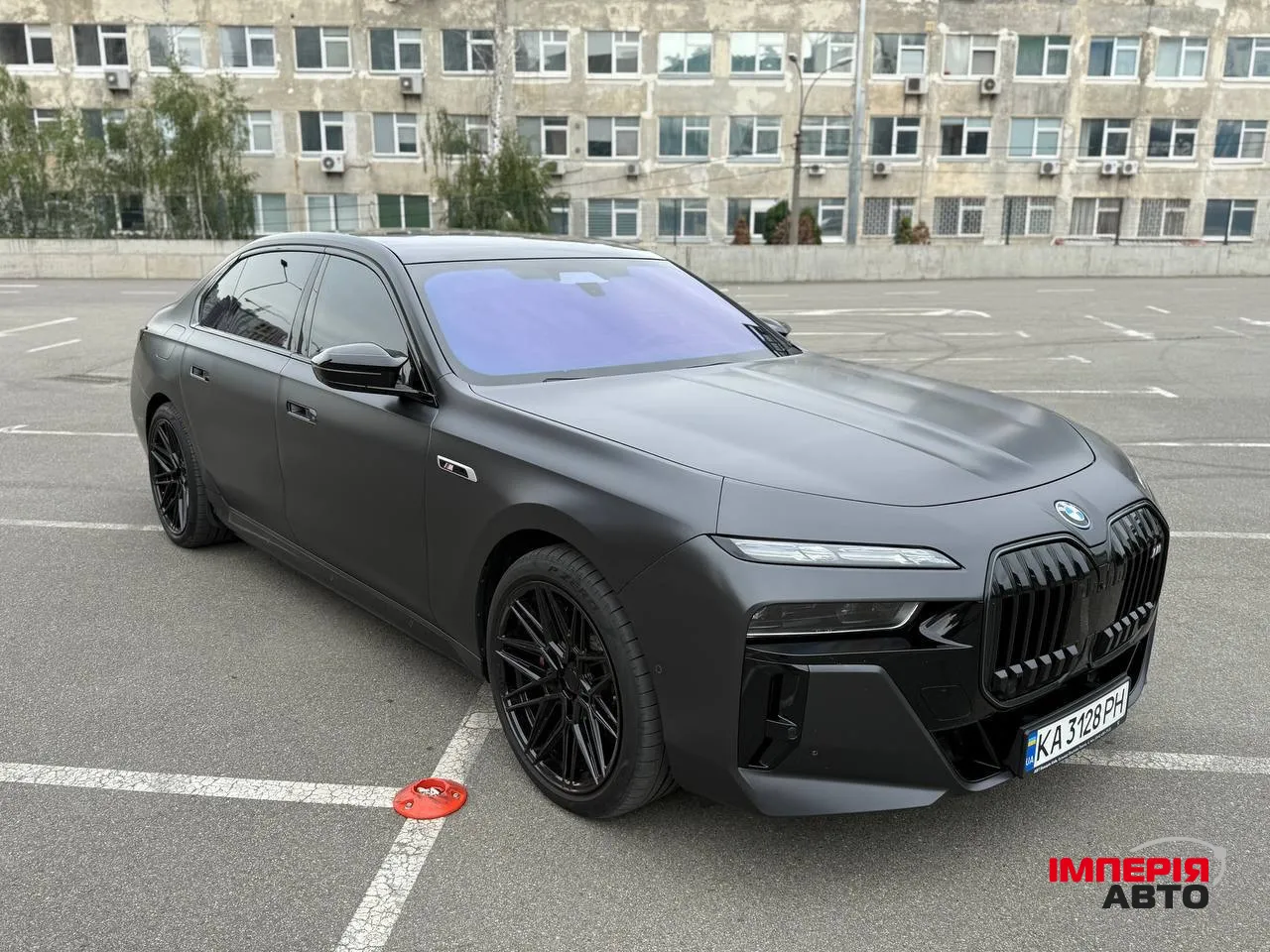 BMW 7 серії - фото 1