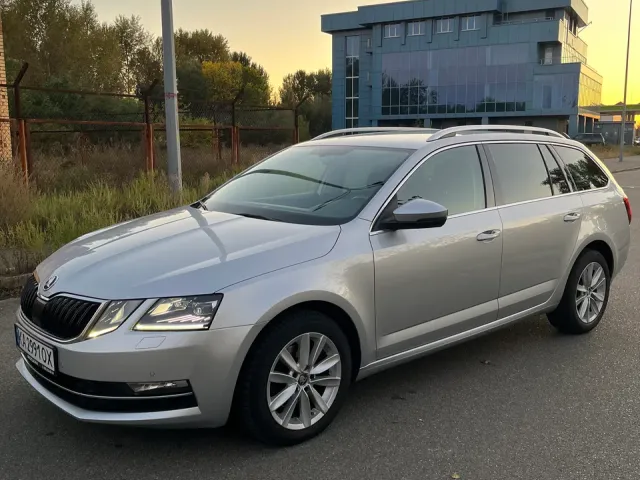 Skoda Octavia - фото 3