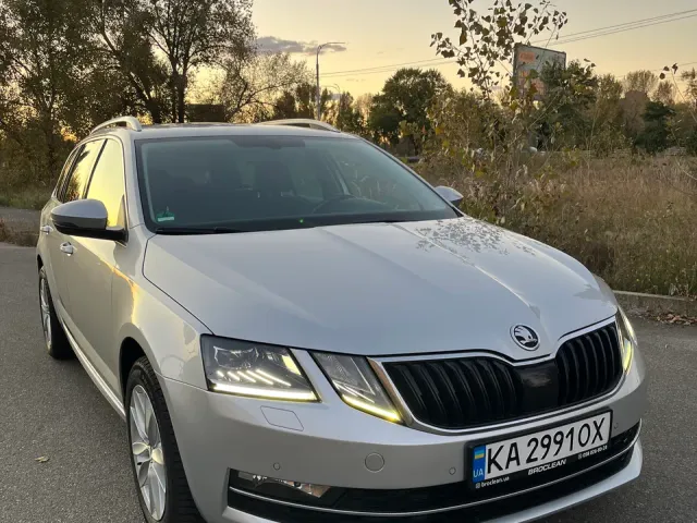 Skoda Octavia - фото 1