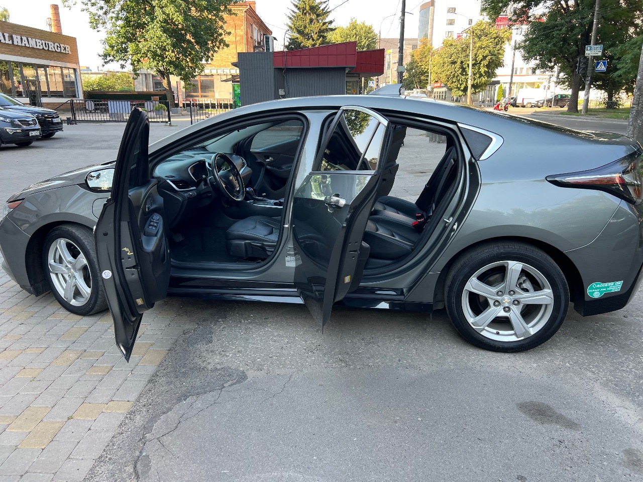 Chevrolet Volt - фото 1