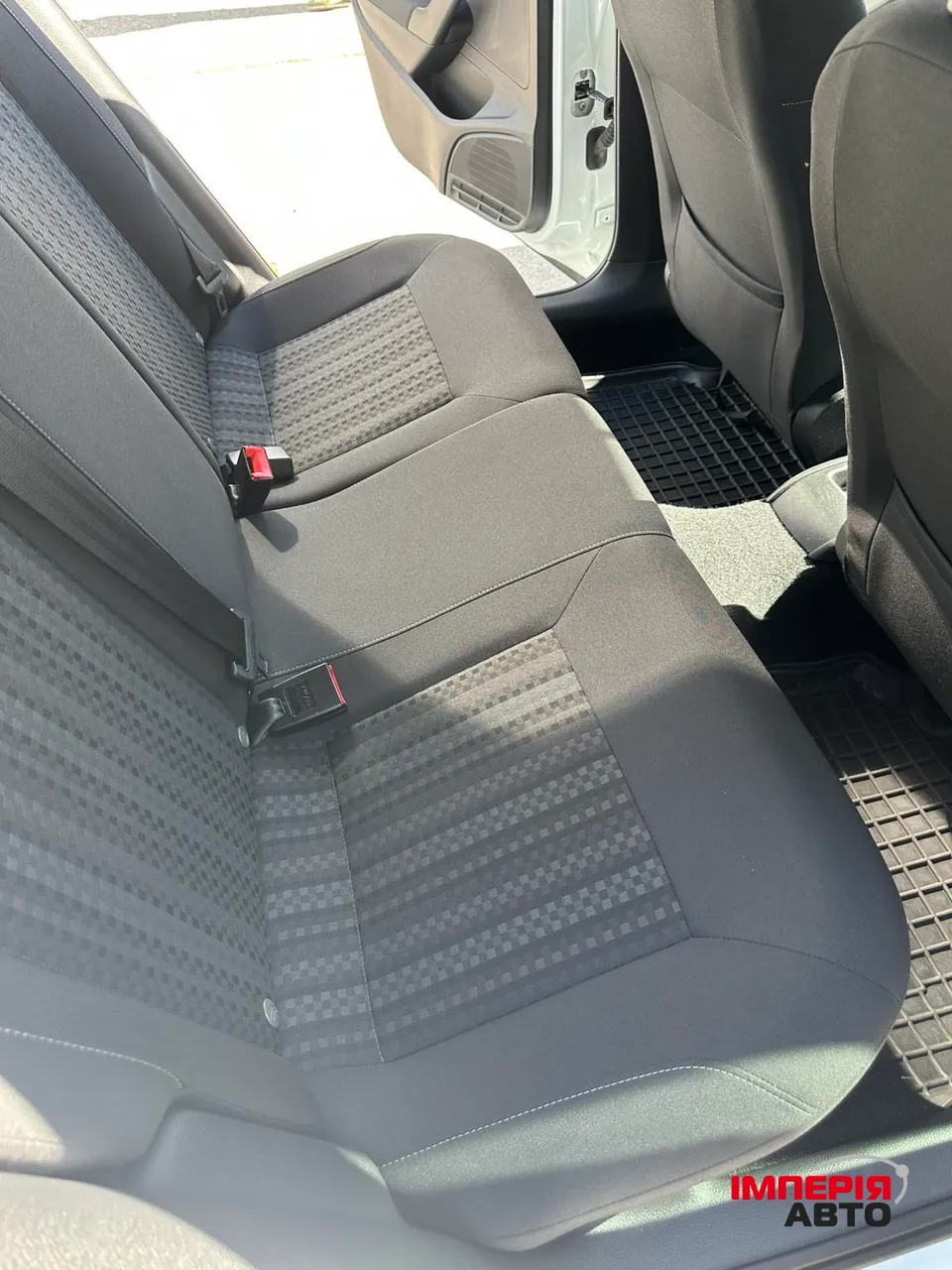 Volkswagen Polo - фото 20